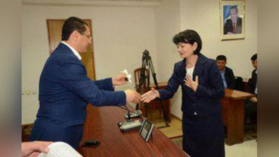 '​Жиззахда ҳоким ўринбосарларига «Nexia-3» топширилди'ning rasmi