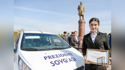 ' Ҳокимлик китобхон ўқувчини Президент совғаси билан тақдирлади'ning rasmi