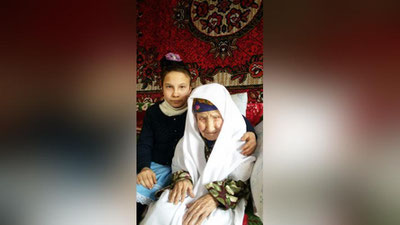 '100 yoshida enagalik qilgan Noray momo'ning rasmi