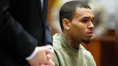 'Qo`shiqchi Kris Braun Parijda hibsga olindi 'ning rasmi