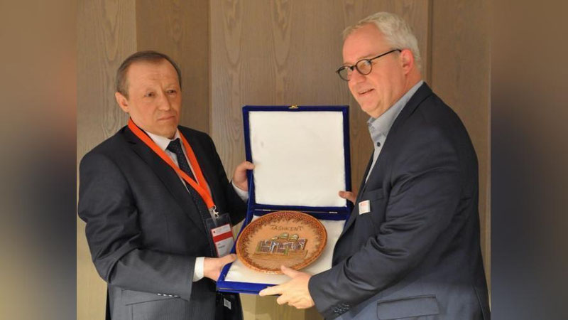 'Laziz Tangriev "Frankfurter Buchmesse" ko`rgazmasi prezidenti bilan uchrashdi'ning rasmi