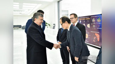 'Шавкат Мирзиёев Тошкент шаҳрини ривожлантиришга доир лойиҳа билан танишди'ning rasmi