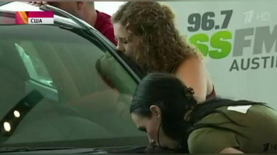 Изрображение 'В США ПРОХОДИТ КОНКУРС НА САМЫЙ ДОЛГИЙ ПОЦЕЛУЙ С МАШИНОЙ (ВИДЕО)'