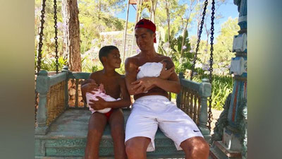 'Кичик Роналду укаси ва синглиси билан суратга тушди (фото)'ning rasmi