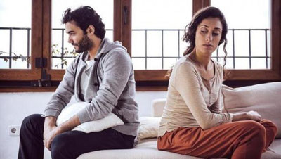 'Er-xotinning o`rtasiga kim tushadi?'ning rasmi