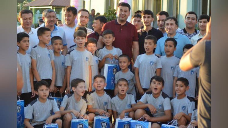 Изрображение 'В КОКАНДЕ ОТКРЫЛАСЬ СОВРЕМЕННАЯ ФУТБОЛЬНАЯ ШКОЛА (ФОТО)'