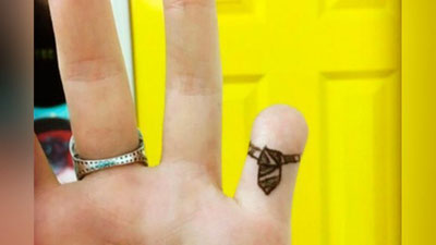 'Британиялик аёл бармоғини кесиб, бўйнига мунчоқ қилиб тақиб олди'ning rasmi