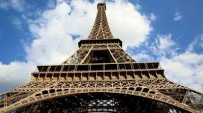 'Eyfel minorasi sotiladi 'ning rasmi