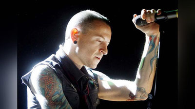Изрображение 'ЗВЕЗДЫ РОК-СЦЕНЫ ШОКИРОВАНЫ СМЕРТЬЮ СОЛИСТА LINKIN PARK'