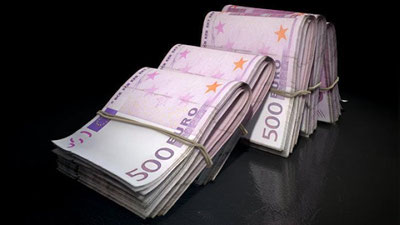 'Уйида сохта  40 миллион евро сақлаган италиялик эркак қўлга олинди 'ning rasmi