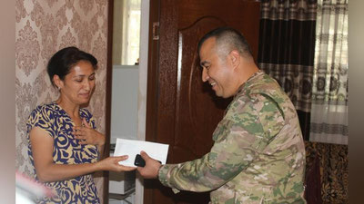 'Xizmat burchini bajarish vaqtida halok bo`lgan harbiy xizmatchilarning oila a`zolari moddiy rag`batlantiriladi'ning rasmi