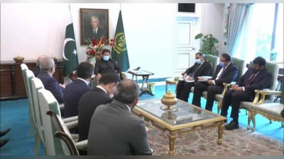 'Abdulaziz Kamilov Pokiston Bosh vaziri Imron Xon bilan uchrashdi'ning rasmi