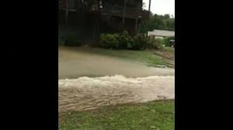 'AQShda tinimsiz yomg`ir yog`ishi kuzatilmoqda (Video)'ning rasmi