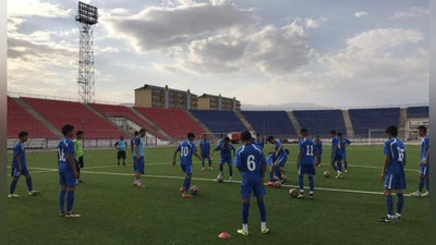 'Ўзбекистон U-15 термаси Тожикистонга етиб борди ва илк машғулотини ўтказди 'ning rasmi