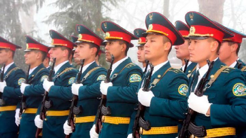 'O`ZBEKISTON RESPUBLIKASI IChKI IShLAR VAZIRI ROSSIYaLIK HAMKASBINI TABRIKLADI'ning rasmi