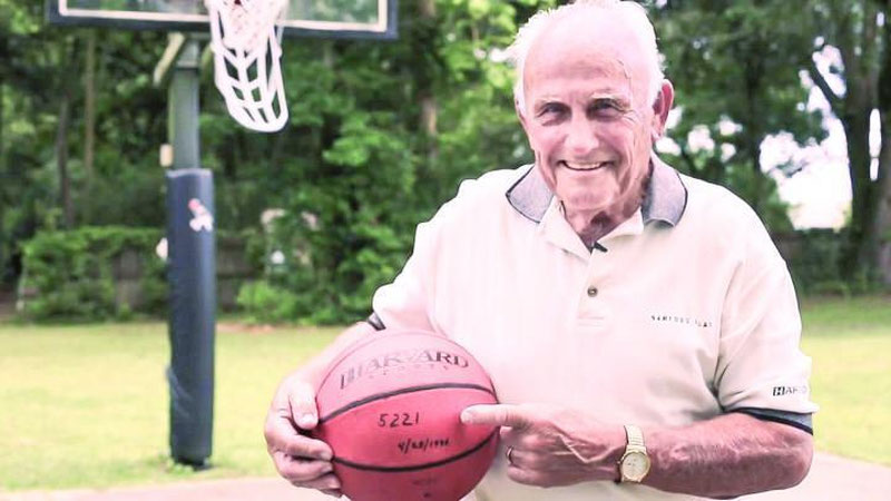 'Ketma-ket 5221  bor savatni aniq nishonga olgan Martin'ning rasmi