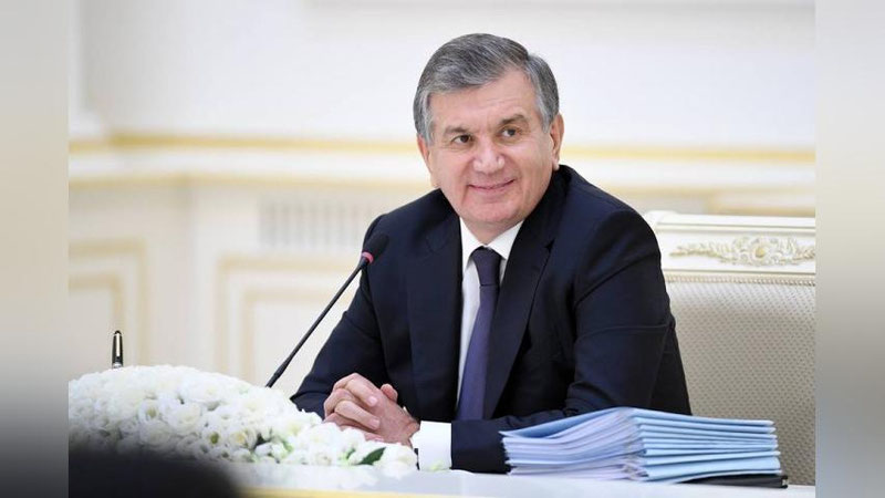 '​DAVLAT XIZMATChILARI HAMDA IShLAB ChIQARISh VA IJTIMOIY-IQTISODIY SOHALAR XODIMLARI MUKOFOTLANADI'ning rasmi
