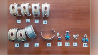 'Kumush taqinchoqlarni yashirincha olib o`tishga bo`lgan urinish  fosh bo`ldi'ning rasmi