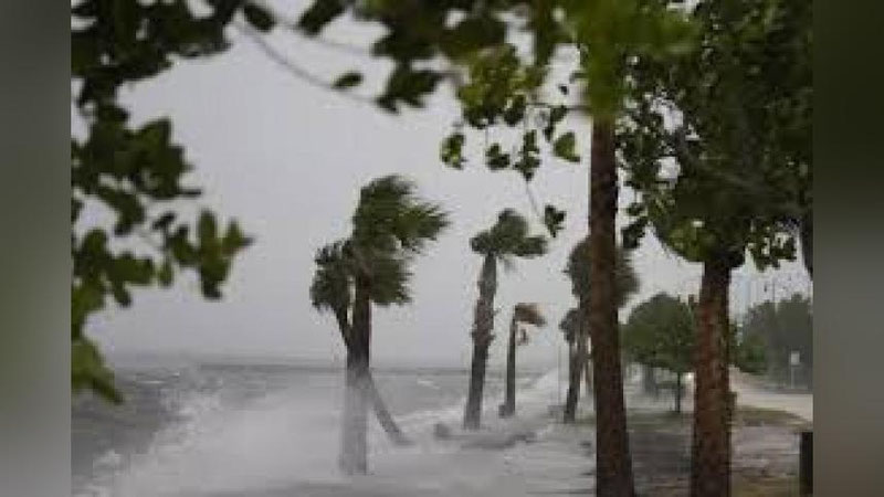 'Floridaga yana bir dovul yaqinlashmoqda'ning rasmi