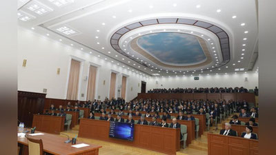 'Surxondaryoda Bosh prokuror ishtirokida xalq deputatlari viloyat kengashining sessiyasi bo`lib o`tdi'ning rasmi
