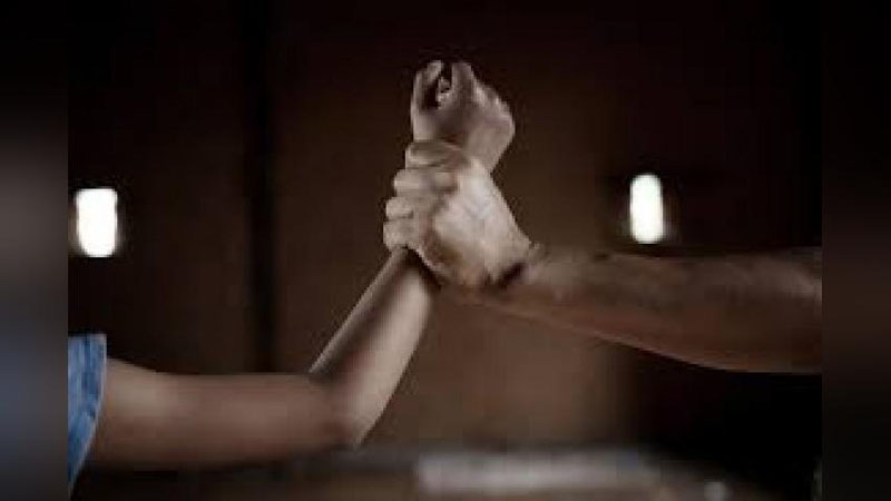 '14 yildan beri manyakning asiri bo`lgan rossiyalik ayol qochishga muvaffaq bo`ldi'ning rasmi