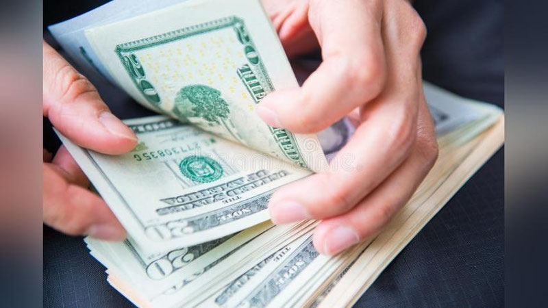 '2010-2022 yillarda AQSh dollari va rublning o`zbek so`miga nisbatan qiymati qanday o`zgargan?'ning rasmi