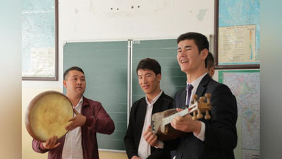 '"Ilk bora baxshi va chanqovuz ovozini eshitdim..."'ning rasmi