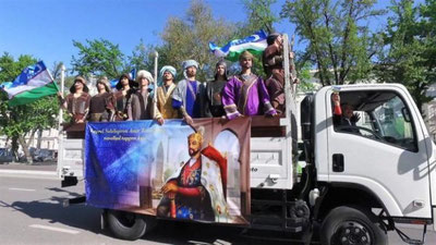 Изрображение 'ФОТО: АВТОКАРАВАН В ЧЕСТЬ ГОДОВЩИНЫ СО ДНЯ РОЖДЕНИЯ АМИРА ТЕМУРА'