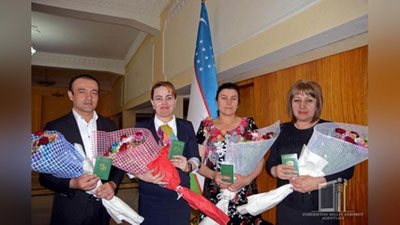 '35 нафар самарқандлик Ўзбекистон фуқароси бўлди'ning rasmi