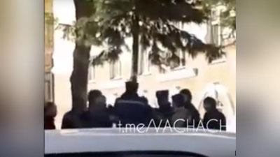 Изрображение 'СТУДЕНТ СТОЛИЧНОГО ВУЗА ПРОВОЦИРОВАЛ СОТРУДНИКА ДПС НА ДРАКУ (ВИДЕО)'