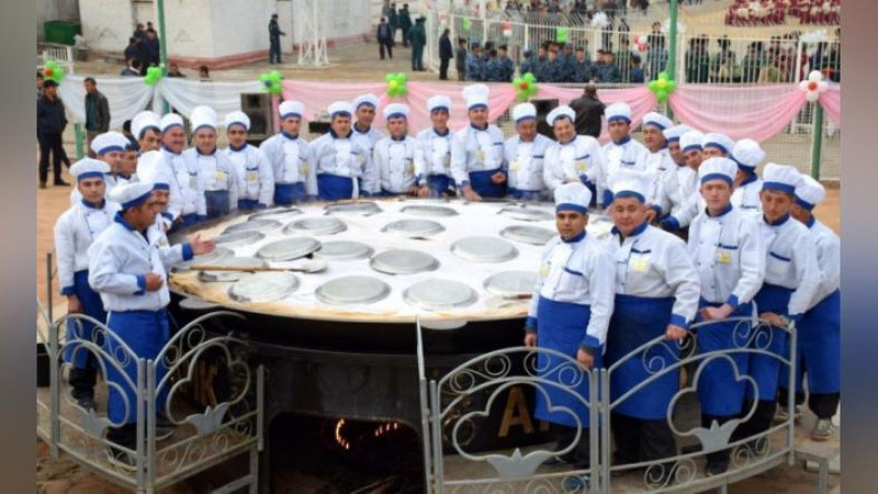 'Деновда 8 тонна ош тайёрланди (фото)'ning rasmi