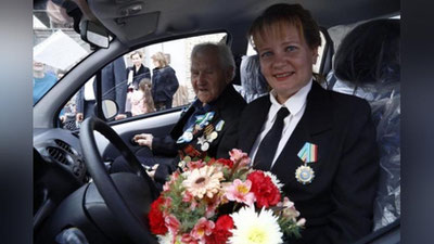 'Уруш фахрийсига Президент совғаси, набирасига эса «Дўстлик» ордени топширилди'ning rasmi