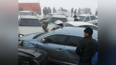 Изрображение 'В сети появились кадры массового ДТП на трассе в Самаркандской области'