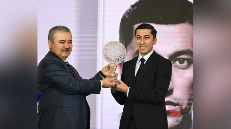 'Одил Аҳмедов футболчилик фаолиятини якунлади'ning rasmi