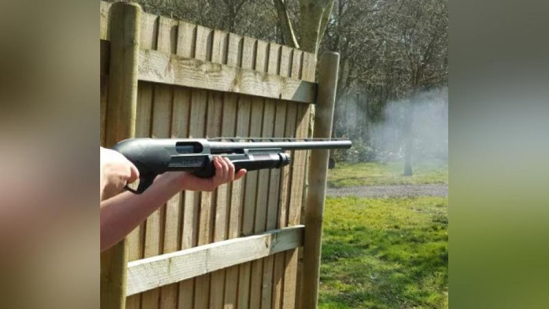 Изрображение 'В Заамине управляющий банка выстрелил в сотрудника из спортивного оружия'
