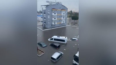 Изрображение 'Непрекращающийся ливень затопил турецкий город Анталья (видео)'