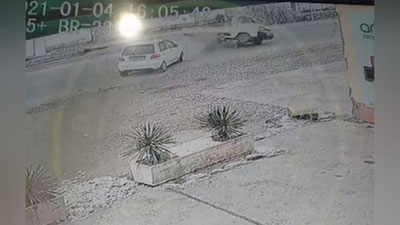 Изрображение 'На видео попало ДТП с участием "Матиза" и "Лабо" в Сурхандарье'