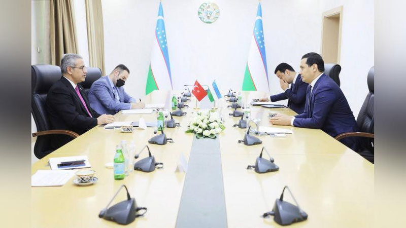 'Bosh vazir o`rinbosari Turkiyaning O`zbekistondagi elchisi bilan transport va logistika sohalaridagi hamkorlik masalalari muhokama qildi'ning rasmi