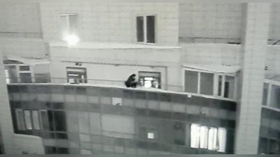 Изрображение 'Полицейские Астаны помешали мужчине совершить суицид (видео)'