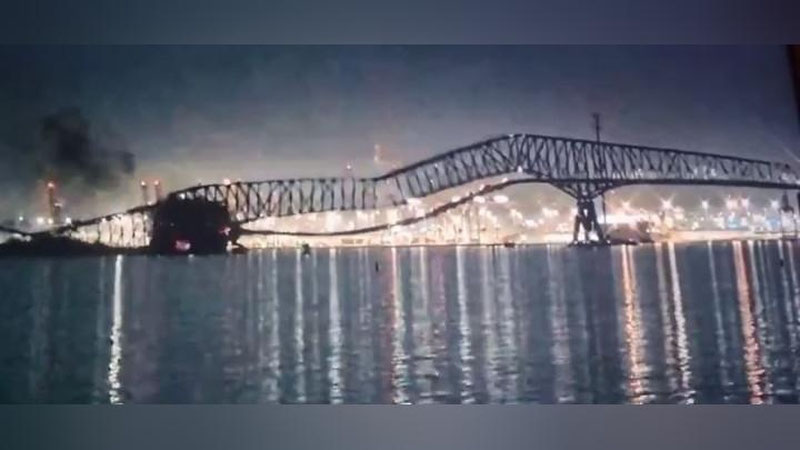 Изрображение 'Мост в Балтиморе обрушился после того, как в него врезался корабль (видео)'