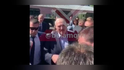 Изрображение '"Опусти телефон": Лукашенко вступил в перепалку с рабочими завода (видео)'