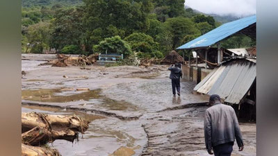 'Жанубий Африкада сув тошқинлари оқибатида 8 киши ҳалок бўлди'ning rasmi