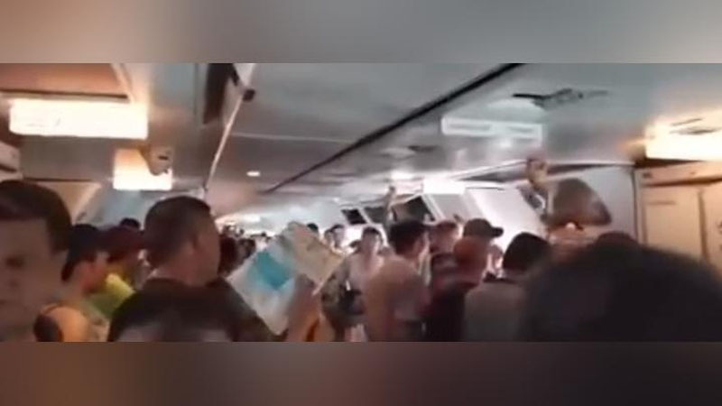 Изрображение 'В "Royal Flight" объяснили пребывание людей в душном салоне самолета в Карши (видео)'