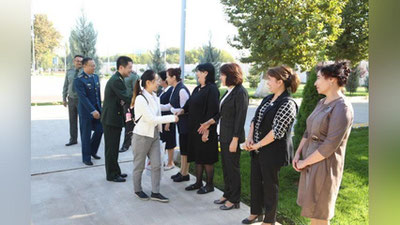 'Xitoyning Konfusiy instituti o`qituvchilari  Qurolli Kuchlar akademiyasiga tashrif buyurdi'ning rasmi