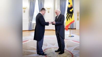 Изрображение 'Посол Узбекистана в Германии вручил верительные грамоты президенту Штайнмайеру'