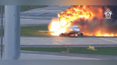 Изрображение 'В России вспоминают жертв страшной трагедии в аэропорту Шереметьево (видео,18+)'