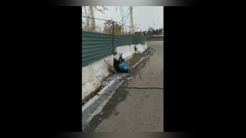 Изрображение 'В ГУВД узнали историю пожилой женщины, просящей милостыню на Чиланзаре'