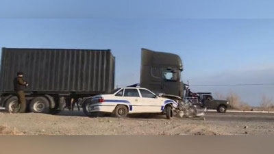 Изрображение 'В "Узбеккино" объяснили кадры, на которых грузовик таранит две машины ППС (видео)'