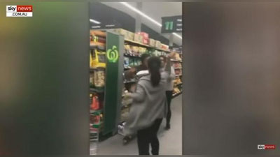 Изрображение '«Великий кризис»: в Австралии устраивают драки за туалетную бумагу (видео)'