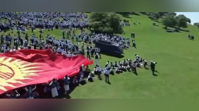 Изрображение 'В Кыргызстане грузовик проехался по детям, 29 пострадали (видео)'